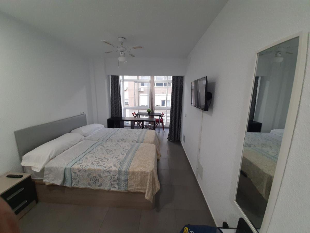 Apartamento Malaga Port Luaran gambar