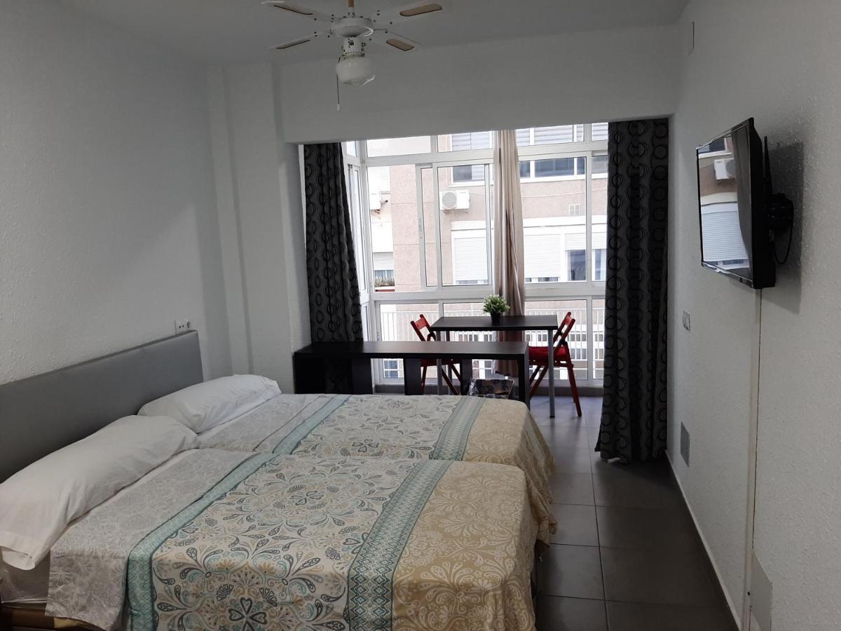 Apartamento Malaga Port Luaran gambar