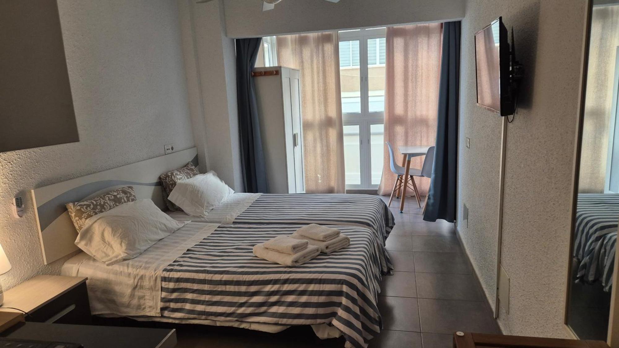 Apartamento Malaga Port Luaran gambar