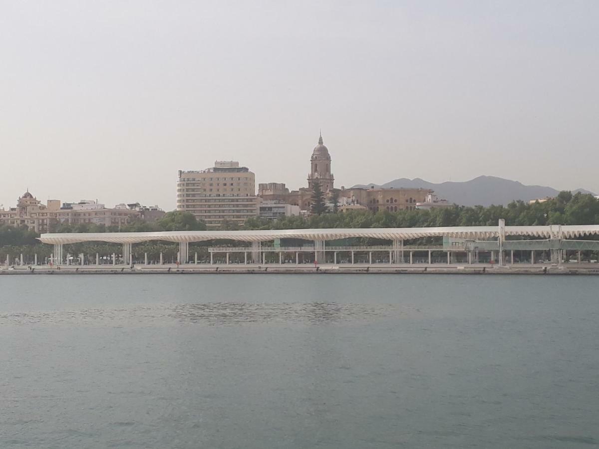 Apartamento Malaga Port Luaran gambar